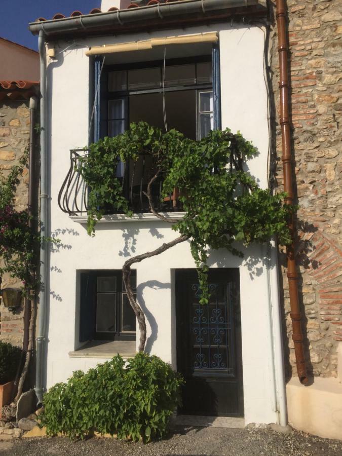 La Maison Blanche Aux Volets BluesLaroque-des-Albères エクステリア 写真